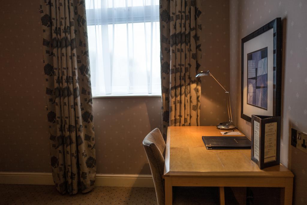 Apollo Hotel Basingstoke Buitenkant foto
