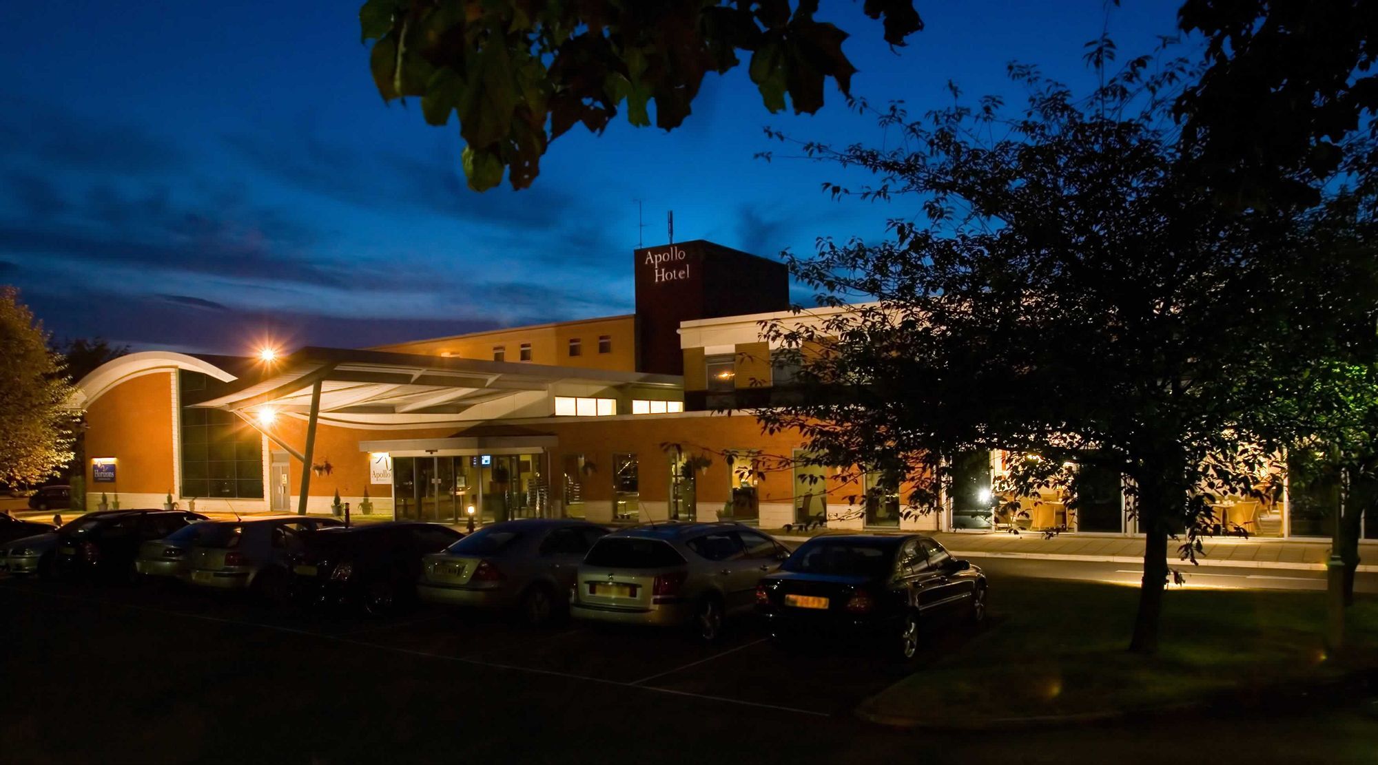 Apollo Hotel Basingstoke Buitenkant foto