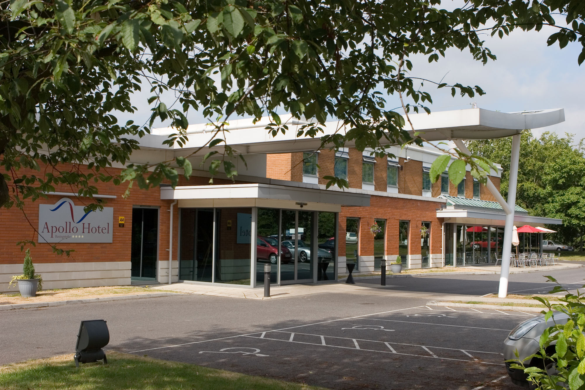 Apollo Hotel Basingstoke Buitenkant foto