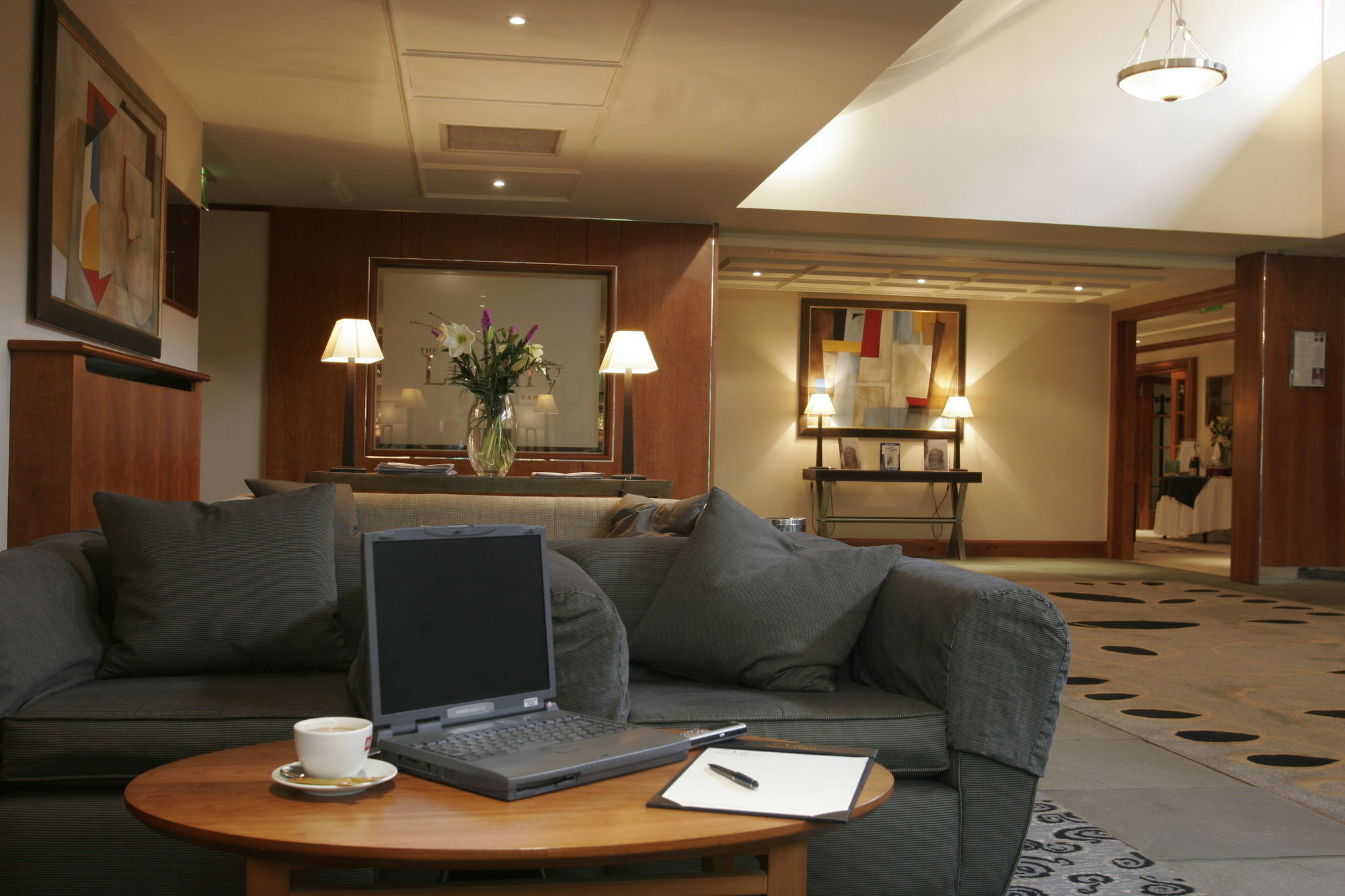Apollo Hotel Basingstoke Buitenkant foto